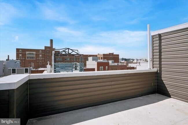 Building Photo - 2542 Arcadia St