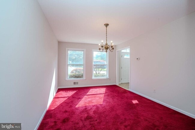 Building Photo - 27 Samantha Dr