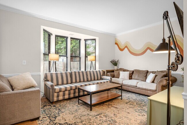 Building Photo - 6 month lease available now through March 2027