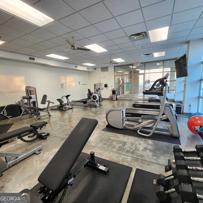 Building Photo - 1100 Howell Mill Rd NW