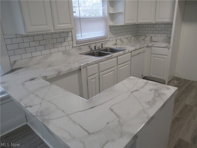 Building Photo - 378 Columbus St