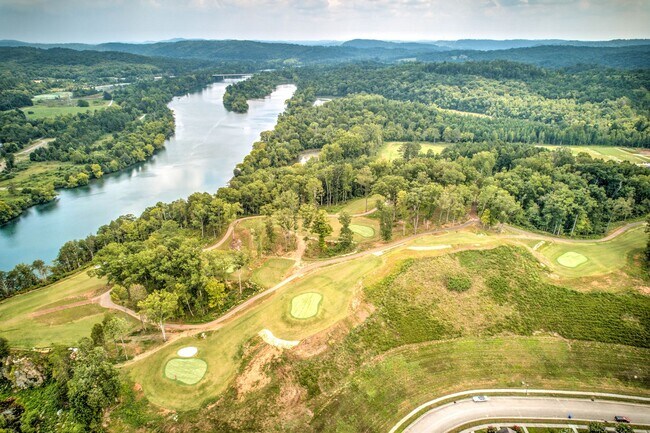 Building Photo - FOR RENT — Stunning One-Level Home in The Preserve, Oak Ridge’s Premier Lakefront Community