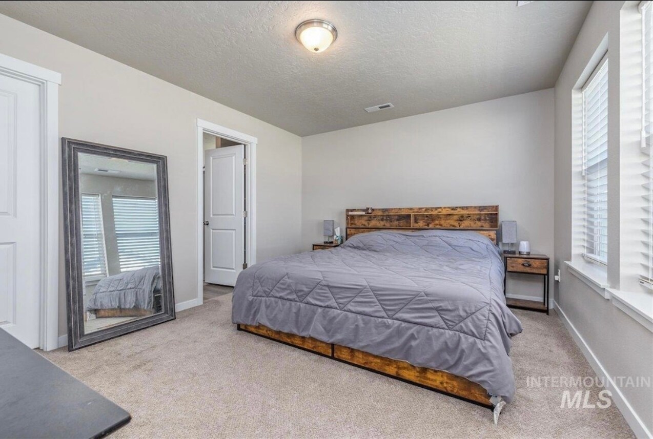 Building Photo - 17719 Jackson Ridge Way