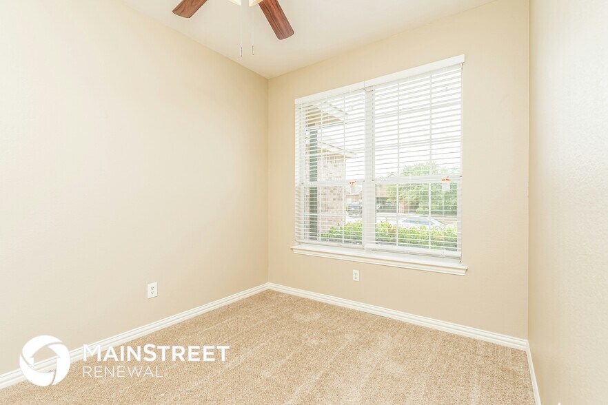 Building Photo - 287 Edison Ln