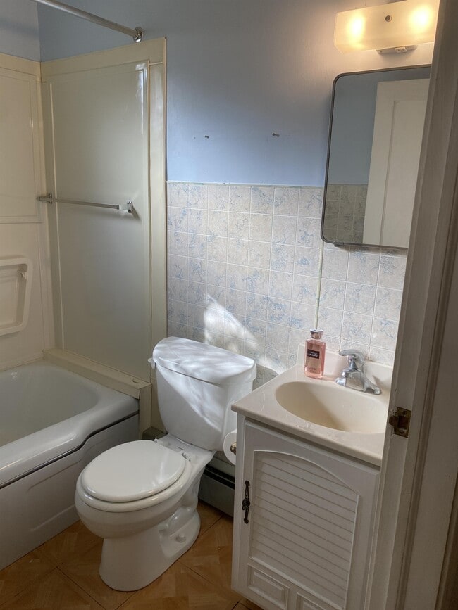 Building Photo - 3304 Clayborne Ave