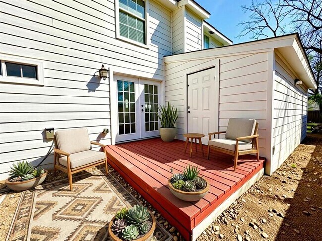 Building Photo - 3024 E 12th St