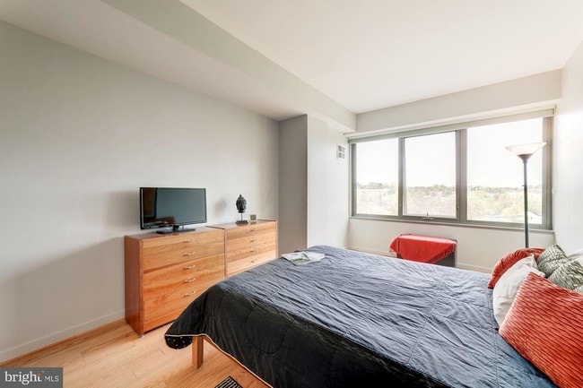 Building Photo - 2501 M St NW