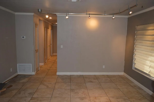 Building Photo - 3557 Arbutus Ln