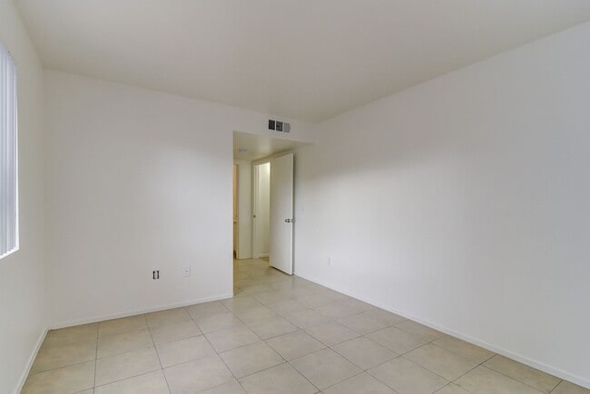 Building Photo - Rebecca Raiter Avenue #101, Las Vegas, NV ...