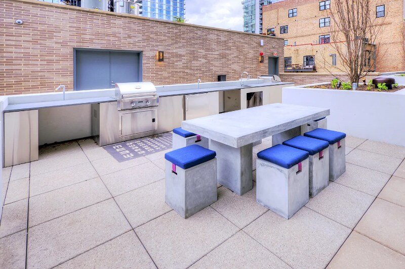 Building Photo - 197 N Desplaines St