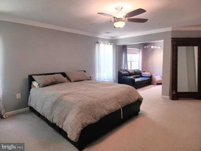 Building Photo - 8008 Race Horse Ln