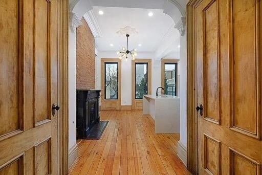 Building Photo - 295 Webster Ave