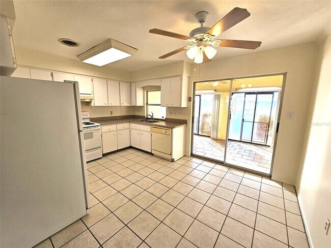 Building Photo - 122 Boundary Blvd