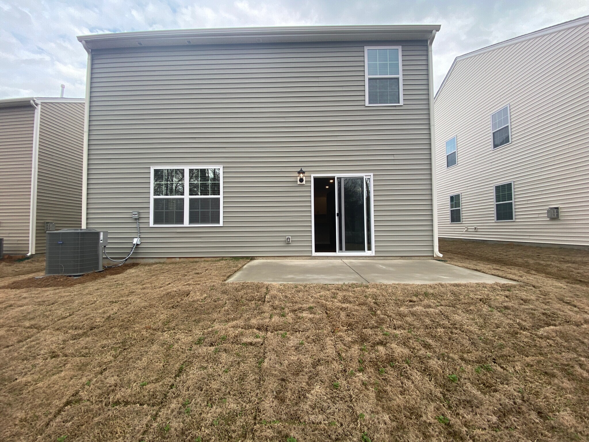 Building Photo - Room in House on Clairwood Dr