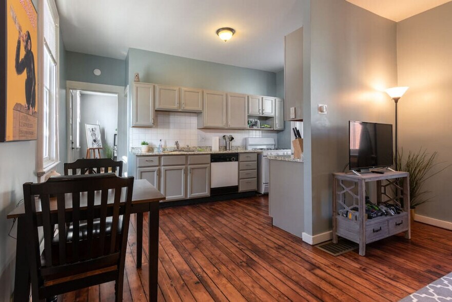 Building Photo - 424 Liberty Hl