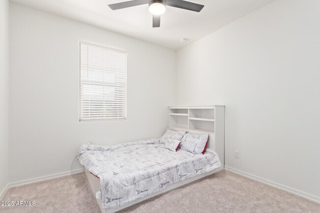 Building Photo - 3332 N 198th Ln