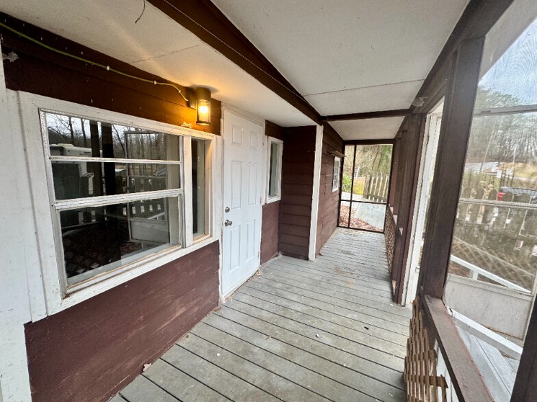 Building Photo - 575 Greenwood Lake Dr