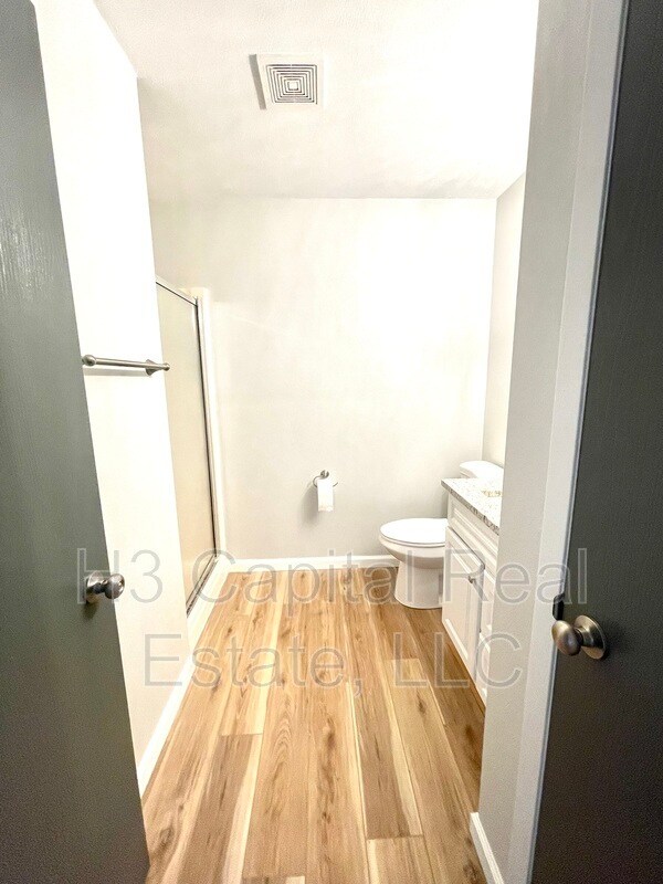 Building Photo - 130 Brookview Dr