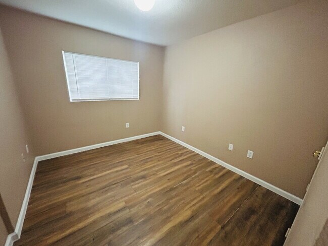 Building Photo - Gorgeous 3 Bed/2 Bath Duplex in North East SA