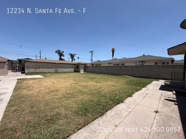 Building Photo - 12234 N Santa Fe Ave