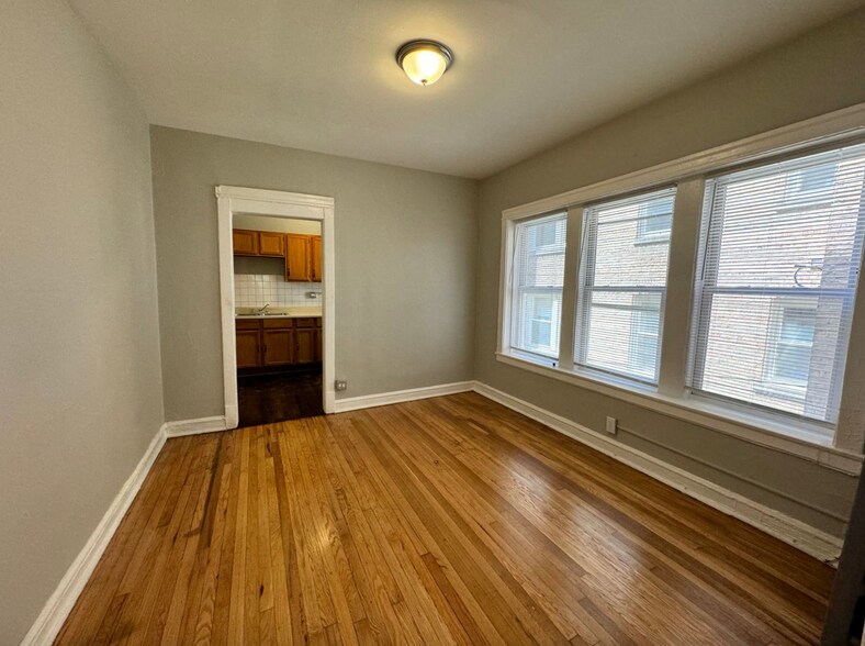 Building Photo - 4900 N Saint Louis Ave