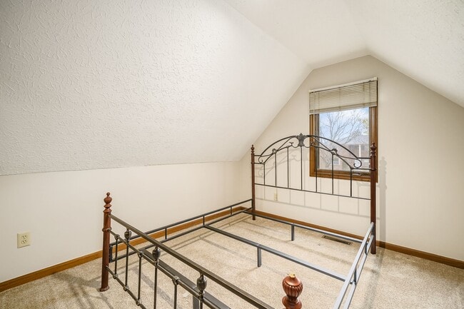 Building Photo - 4845 Dierker Rd