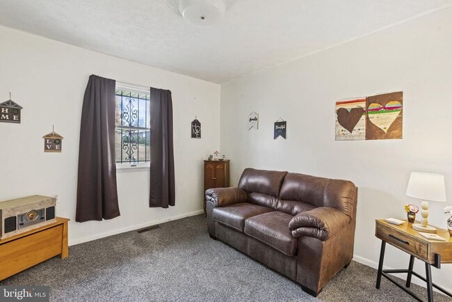 Building Photo - 638 Westwood Dr