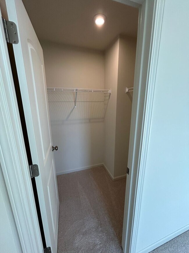 Building Photo - Newly Constructed 5 Bedroom Single Family Home in Brownsburg