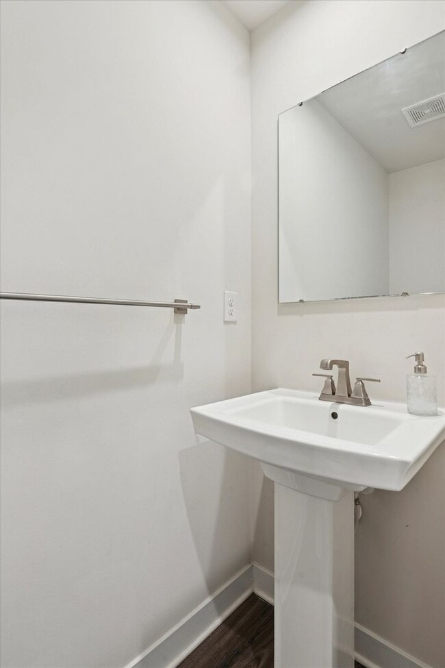 Building Photo - Available Now – Stunning 3BD/2.5BA Townhome in Sought-After Highpoint at Downingtown!