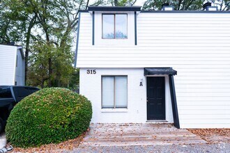 Building Photo - 315 E Glenn Ave