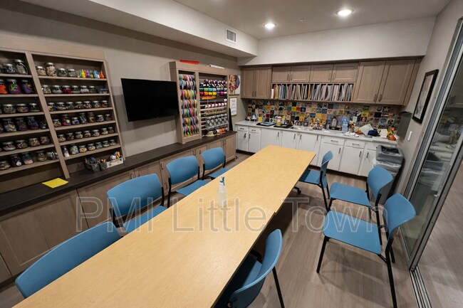 Building Photo - 12983 W Ida Ave