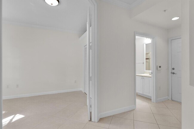 Building Photo - 2441 San Pietro Cir