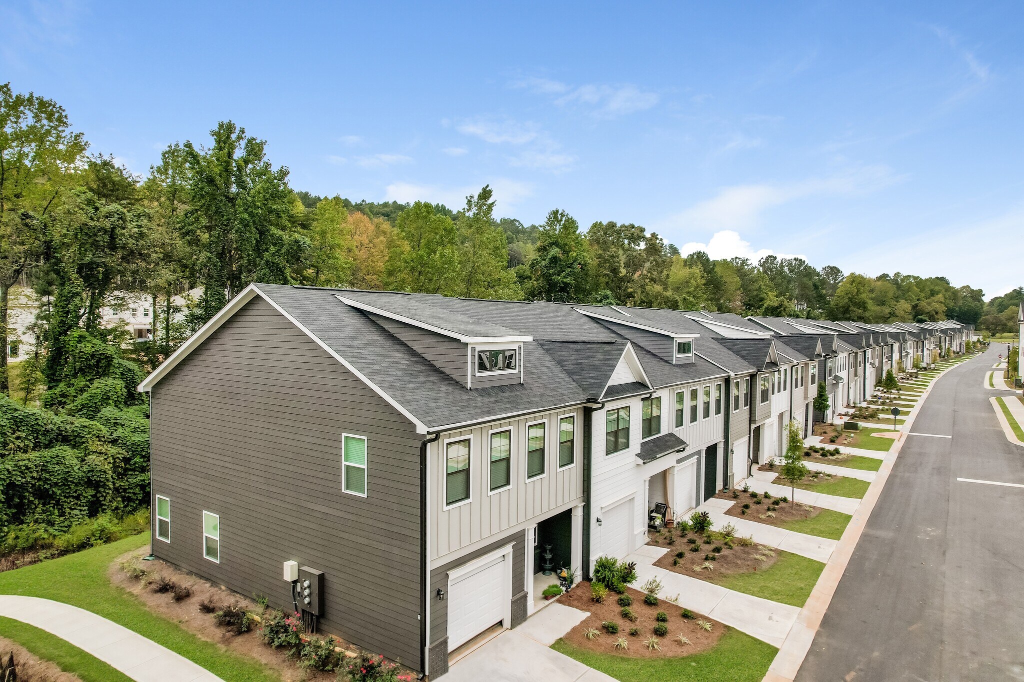 Building Photo - 858 Calvin Pk Dr