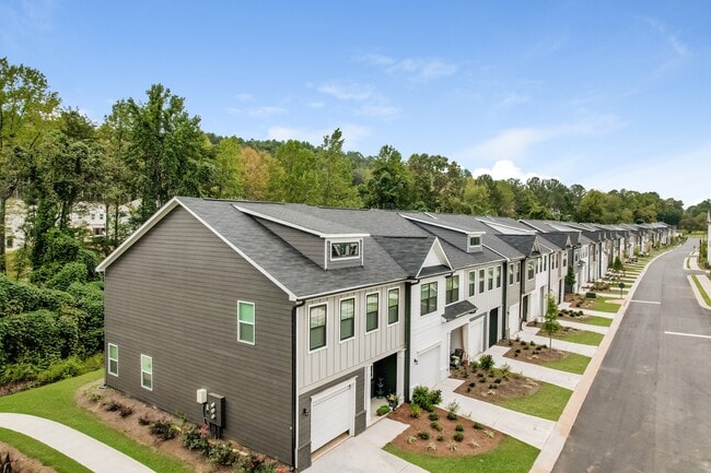 Building Photo - 811 Calvin Pk Dr