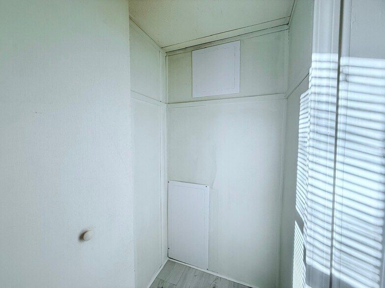 Building Photo - 52335 Harrisburg Ln