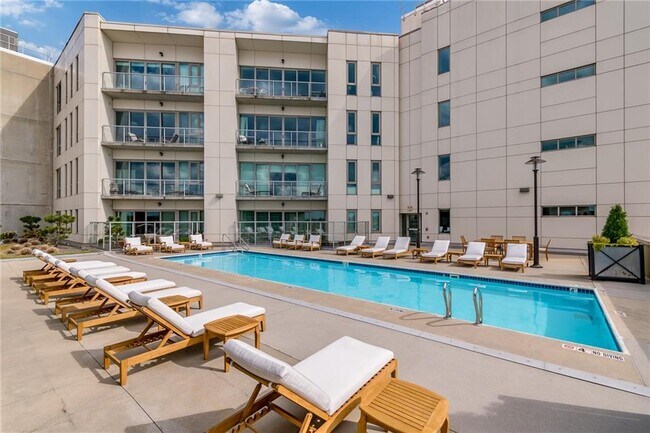 Building Photo - 1100 Howell Mill Rd NW