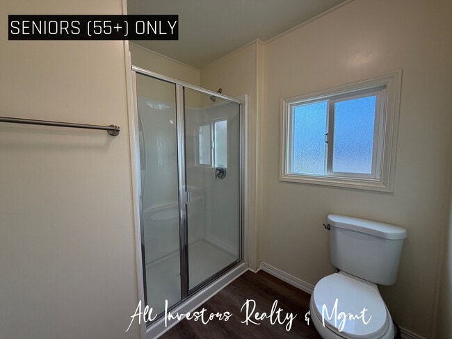 Building Photo - 141 Douglas Dr