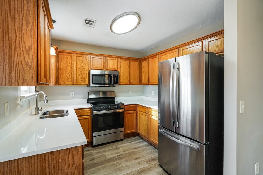 Building Photo - 820 Thomas Bay Ct