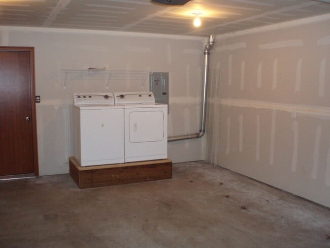 Building Photo - Hopkins - 1402