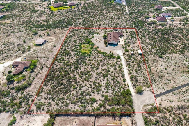 Building Photo - 31 Running Deer Mdws