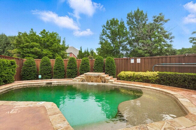 Building Photo - 2303 Chapelwood Dr