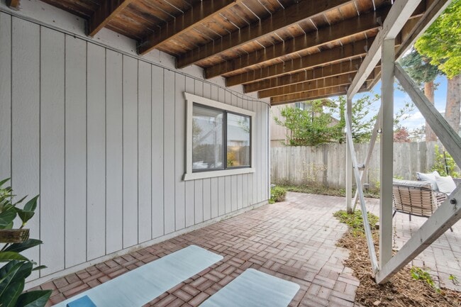 Building Photo - 144 Provincetown Ct