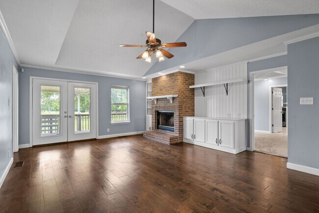 Building Photo - 1 Level Ranch Sitting on 3 Acres- Close to...