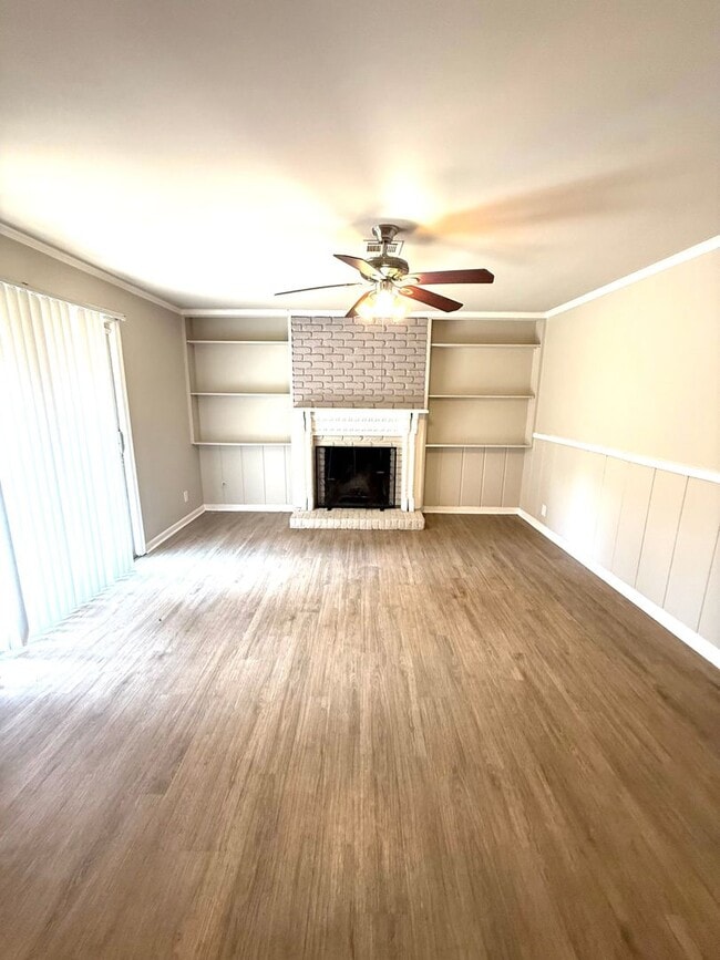 Building Photo - ** 3 bed 2 bath located in Morningview **Call (334-366-9198 for a  self viewing)