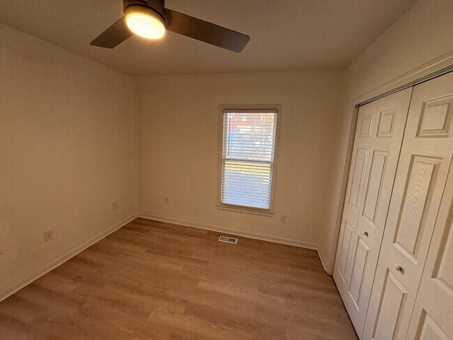 Building Photo - 182 Novak St