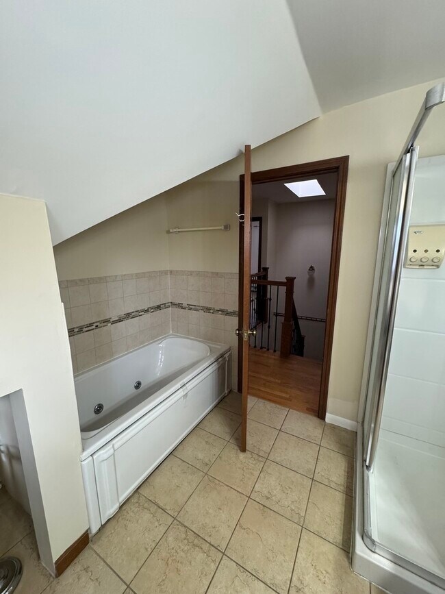 Building Photo - 21 Glenwood St