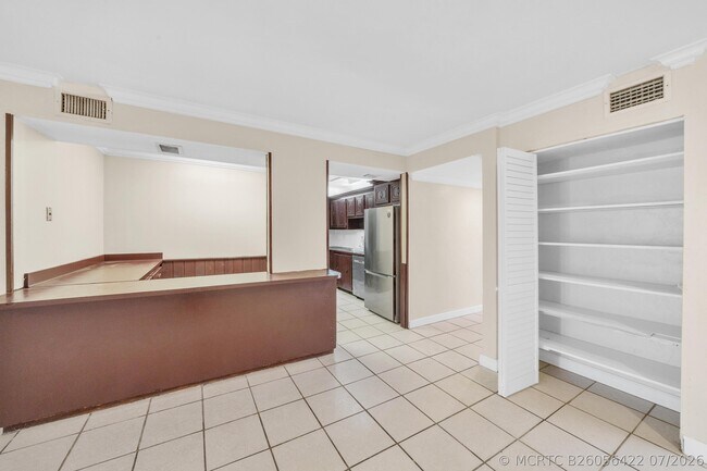 Building Photo - 221 NW 43rd Pl