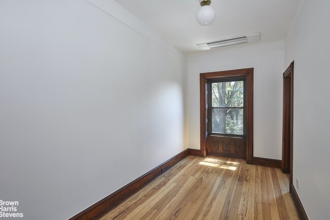 Building Photo - Park Slope Triplex Brownstone Rental