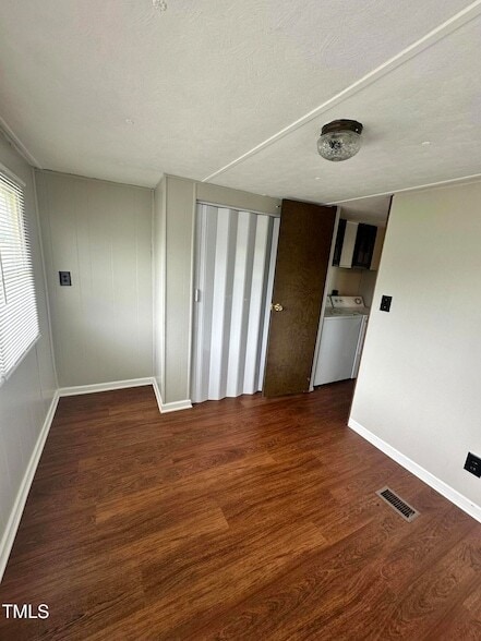 Building Photo - 841 Chalybeate Springs Rd