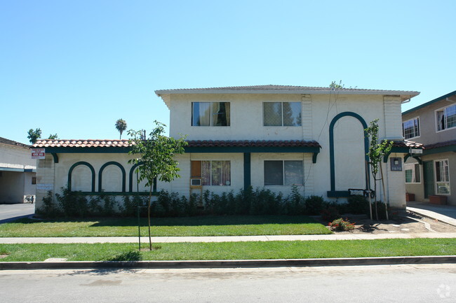 Building Photo - 710-712 Richmond Ave